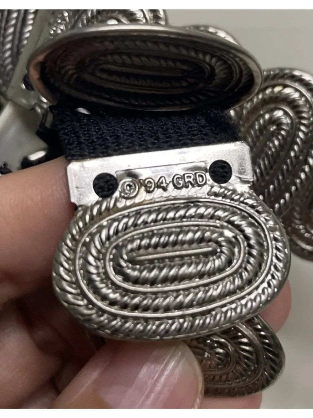 Vintage Silver Tone 49” Metal Oval Concho Medallion Stretch Elastic Waist Belt